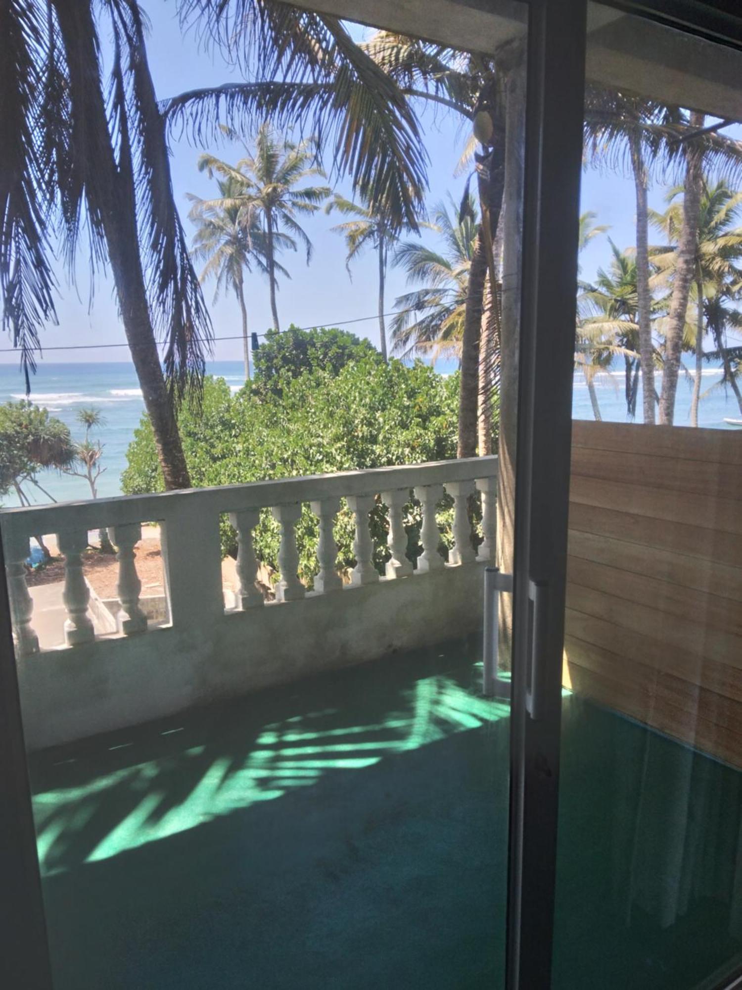 Sunray Rest - Beach View Homestay Mirissa Exterior foto