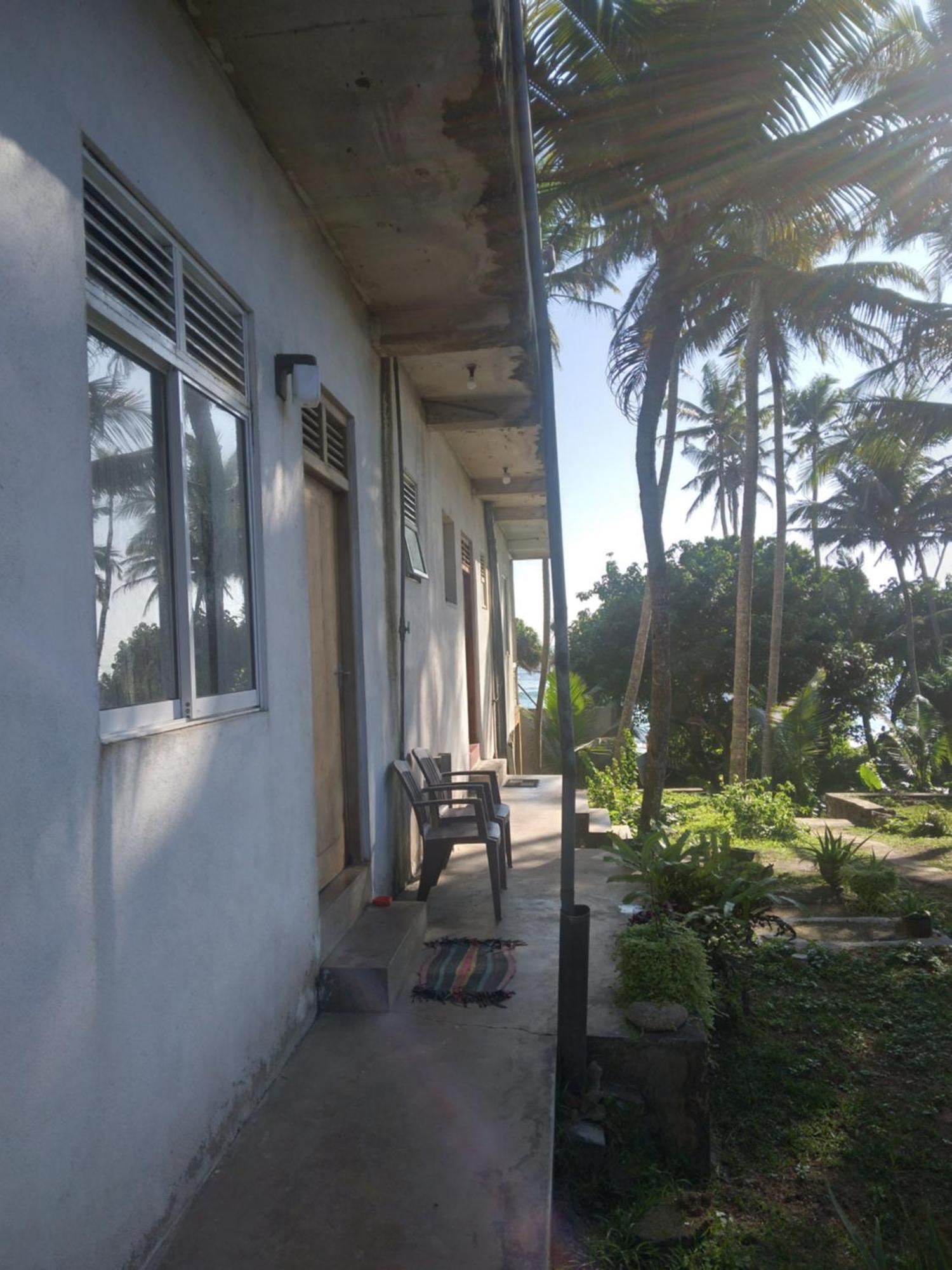 Sunray Rest - Beach View Homestay Mirissa Exterior foto
