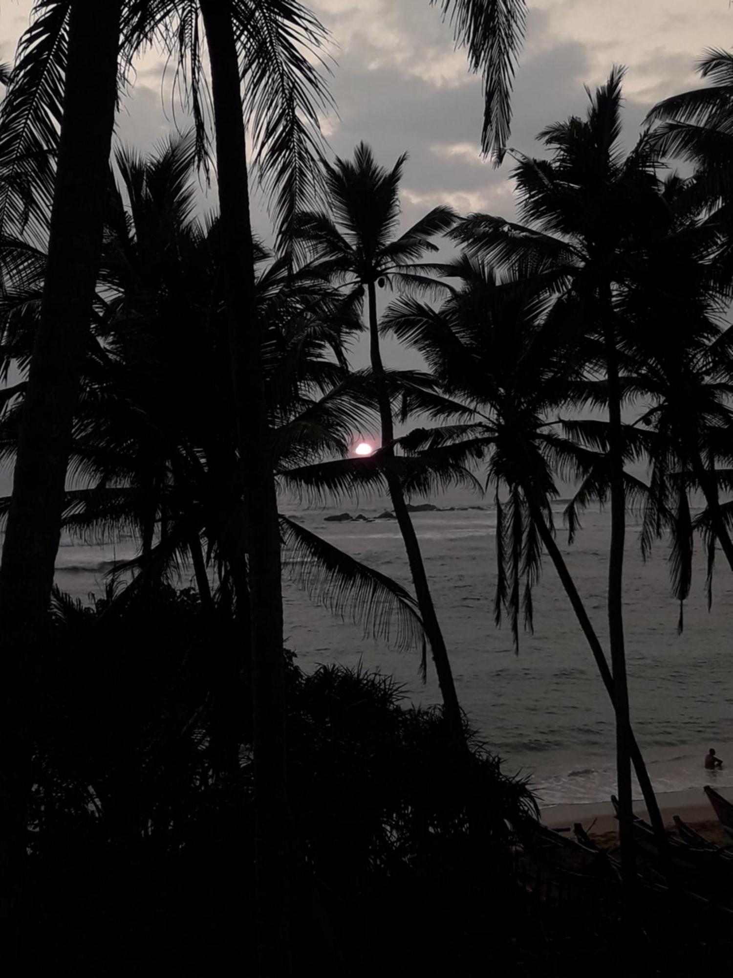 Sunray Rest - Beach View Homestay Mirissa Quarto foto