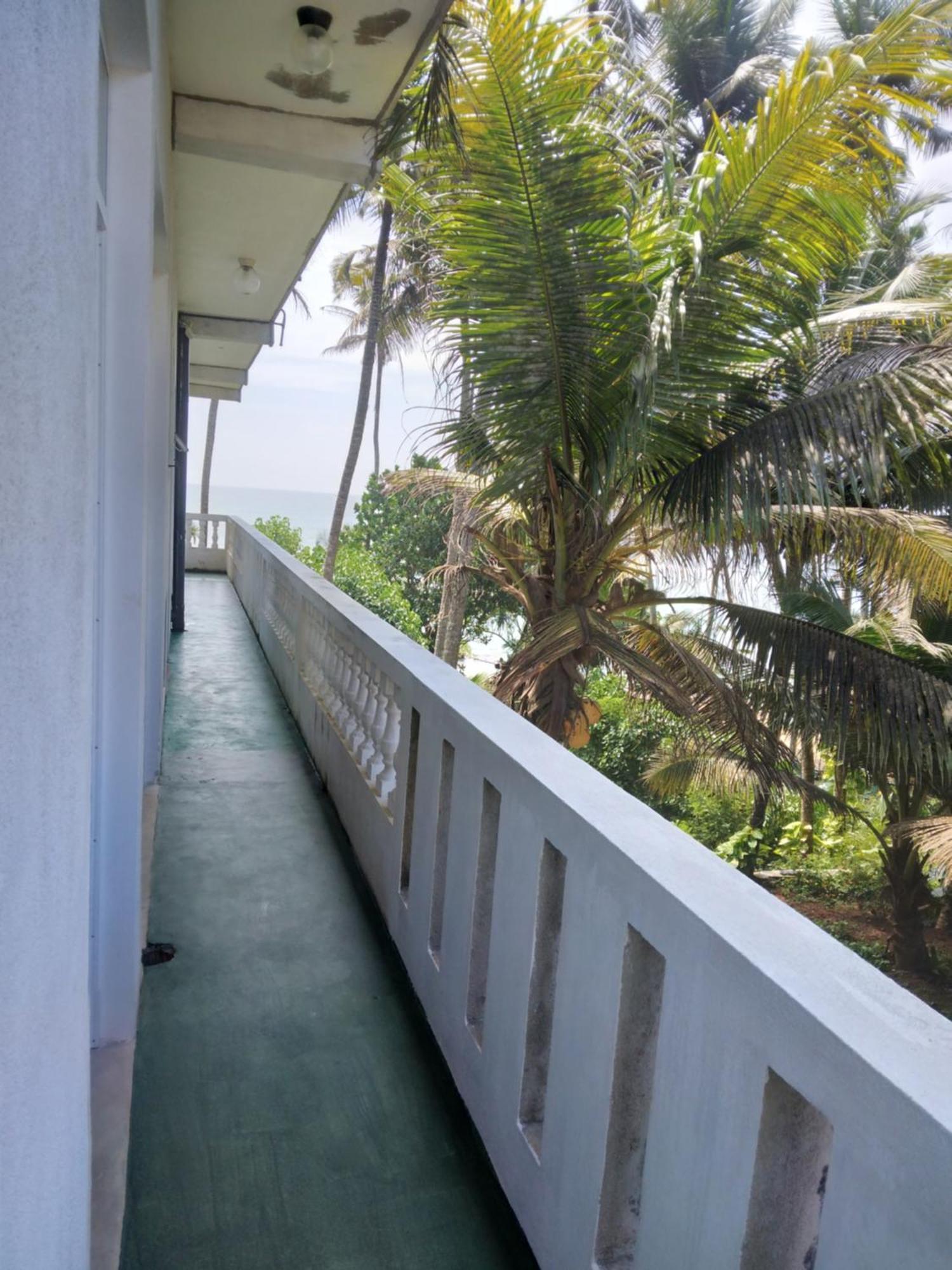 Sunray Rest - Beach View Homestay Mirissa Exterior foto