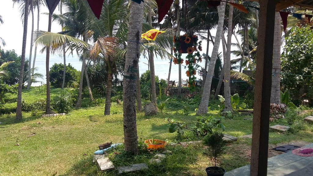 Sunray Rest - Beach View Homestay Mirissa Exterior foto