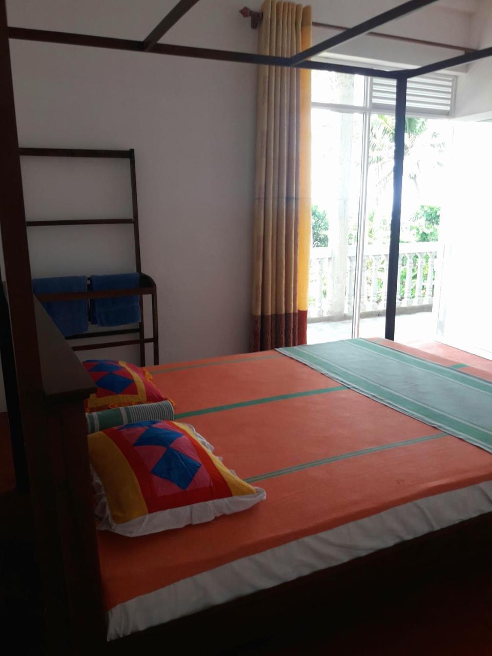 Sunray Rest - Beach View Homestay Mirissa Exterior foto