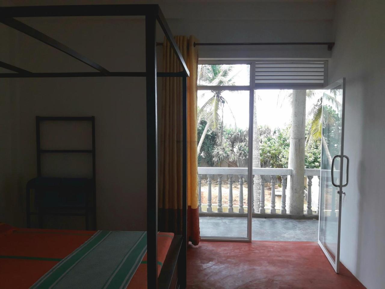Sunray Rest - Beach View Homestay Mirissa Exterior foto